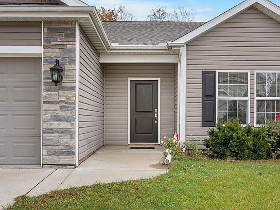 2nd image of 3085 Jasmine Ct