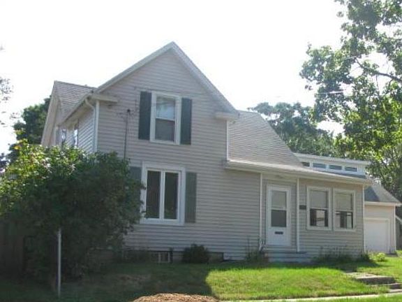 2nd image of 422 N Washington Ave