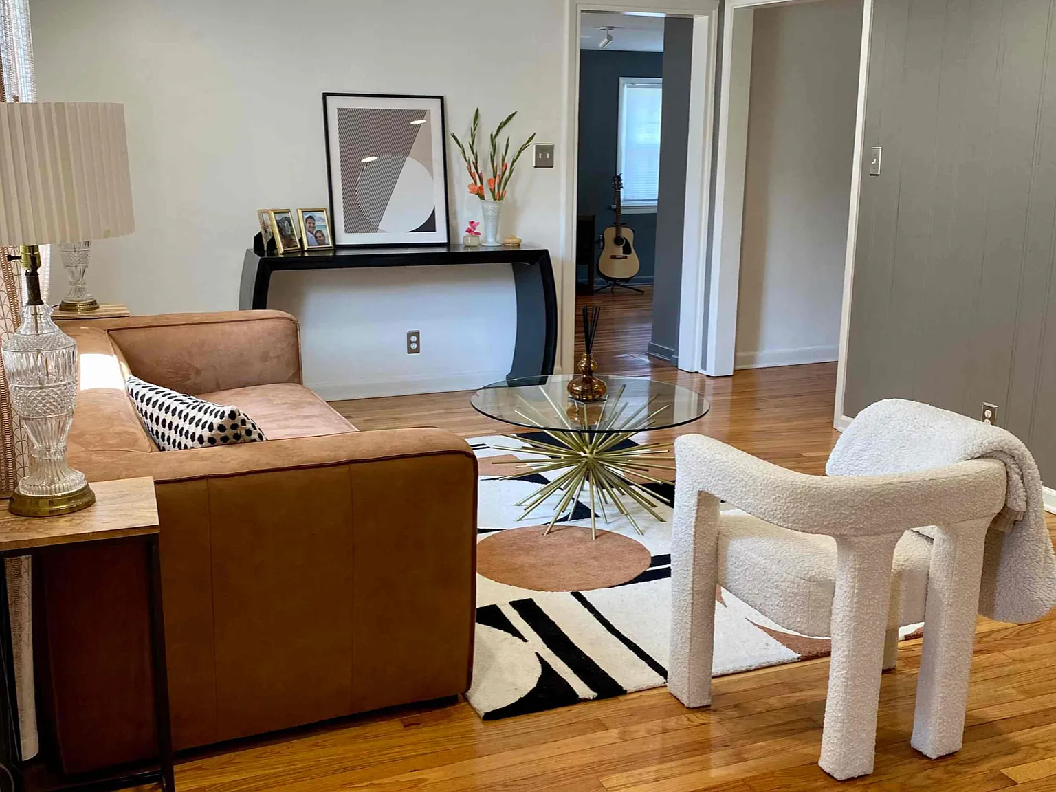 3 bed, 2400 sqft, $4,750 — Photo 2