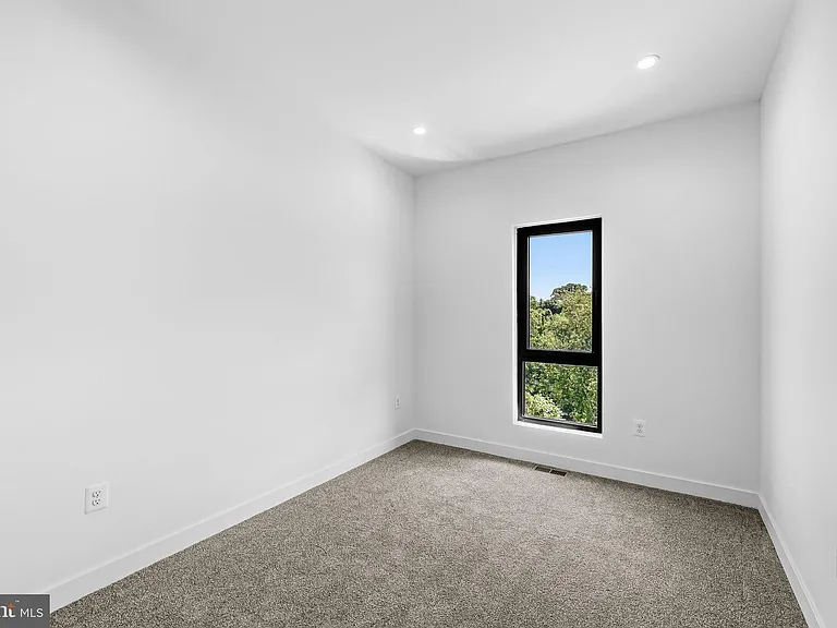 2534 Elvans Rd SE — Photo 37