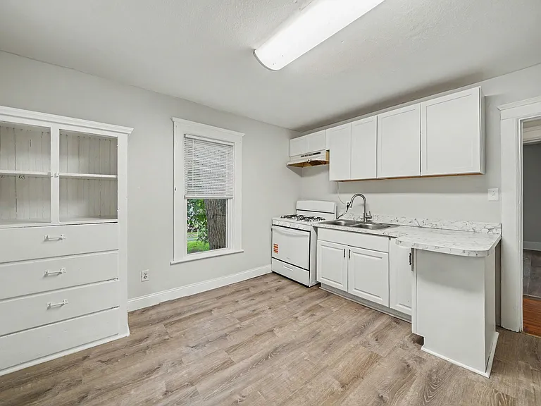 718 California Ave #1 — Photo 2