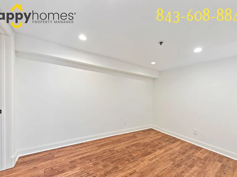 377 King St #201 — Photo 10