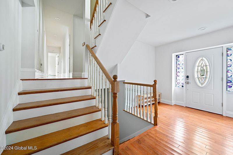 2nd image of 5 Wawayanda Place