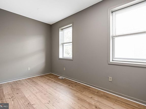 3rd image of 1531 W Norris St