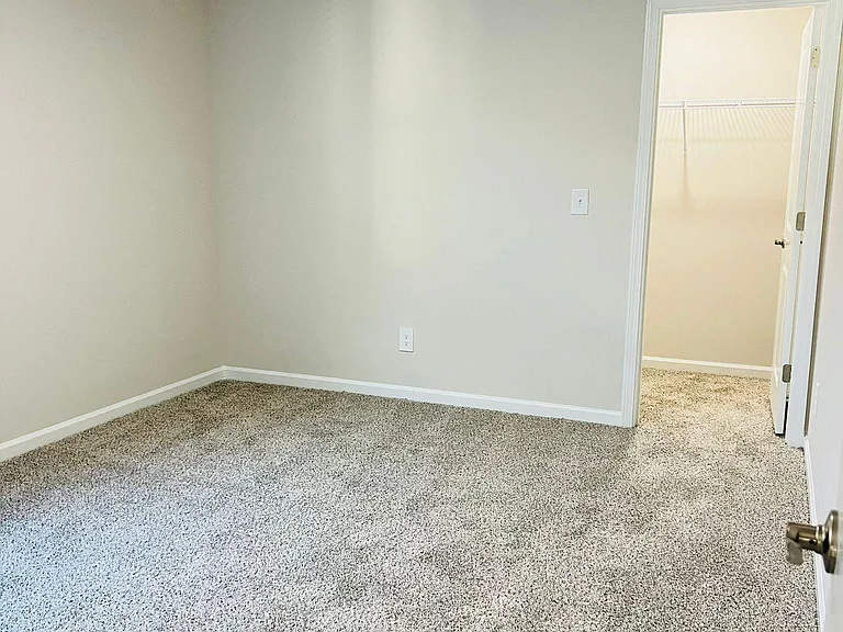 745 Riguard Way — Photo 28