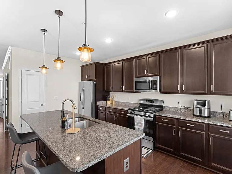 1518 Ribbon Limestone Ter SE — Photo 17