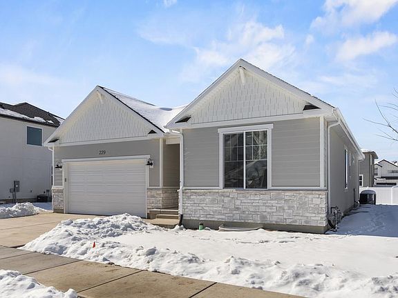 Finished home photos are representational images only. See sales agent for details.