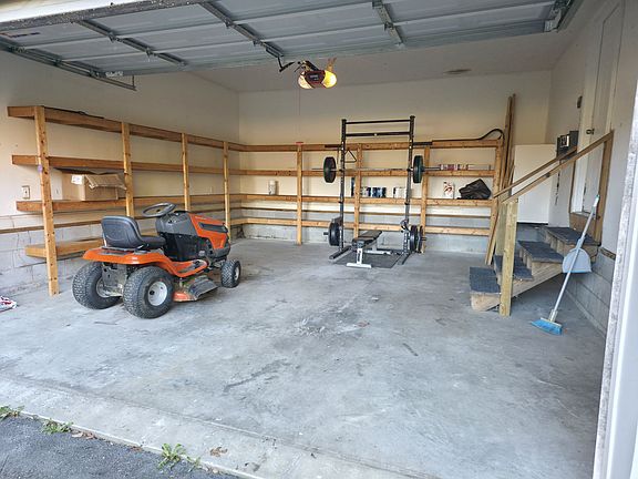 5th image of 121 Chapman Rd