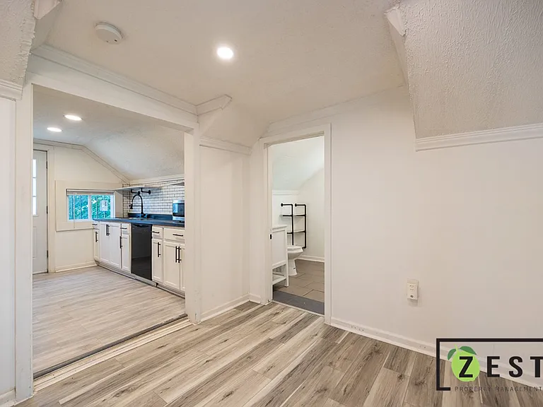 20830 Westview Ave — Photo 13