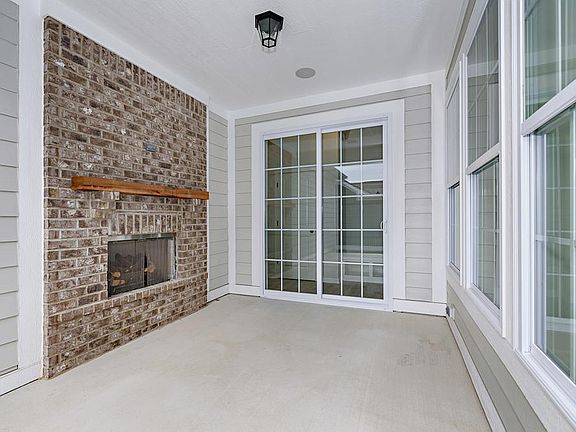 1001B Plan Extended Covered Lanai with Fireplace