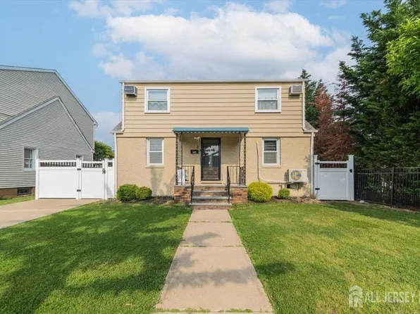 56 Frederick St, Carteret, NJ 07008