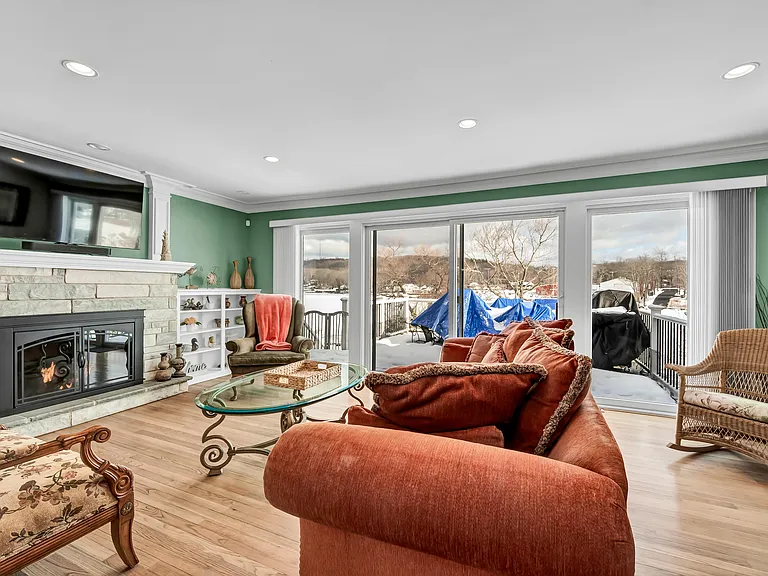 N Lake Shore Dr — Photo 27