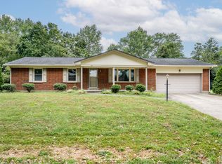 17 Cypress Dr, Jeffersonville, IN 47130