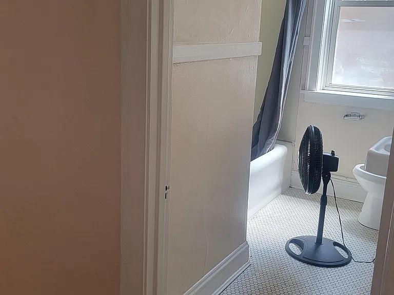 2212 S Laramie Ave #7 — Photo 6