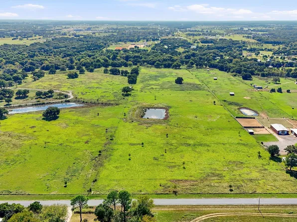 1052 Bones Chapel Rd, Whitesboro, TX 76273