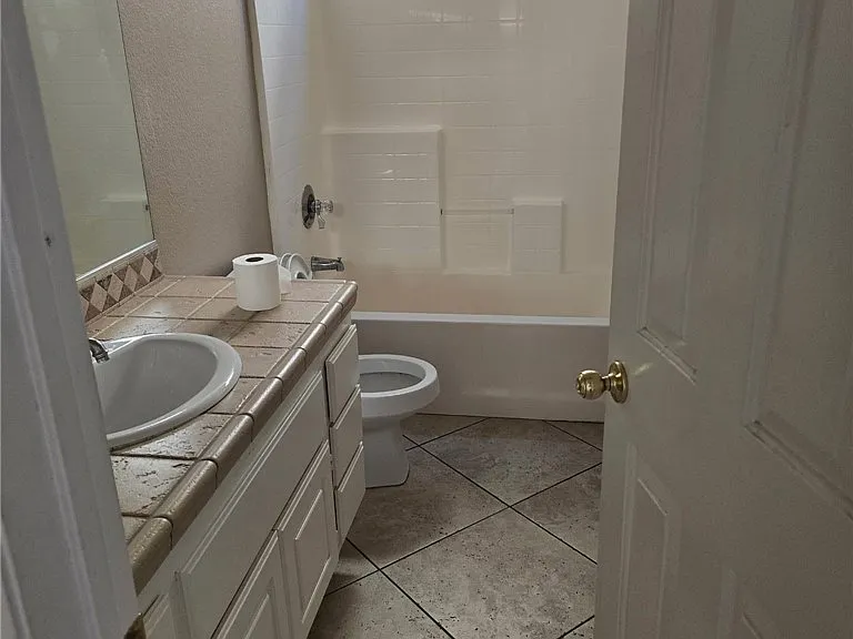 15179 Cerritos St — Photo 7