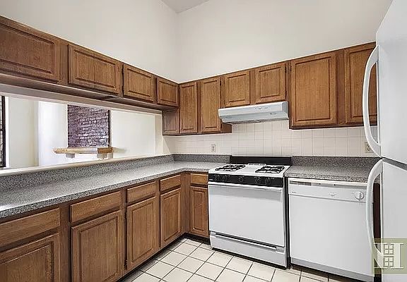 5th image of 317 W 112th St APT 1