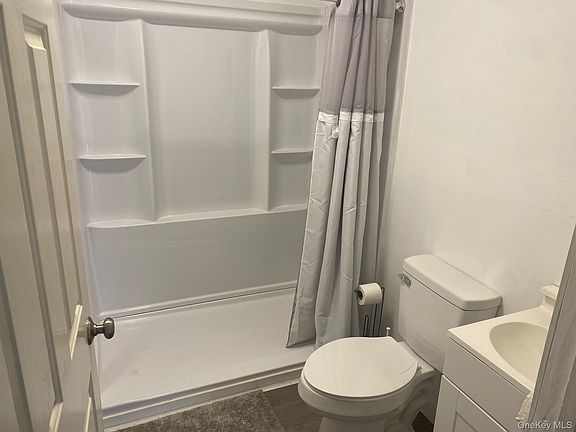 4th image of 3 Burr Road