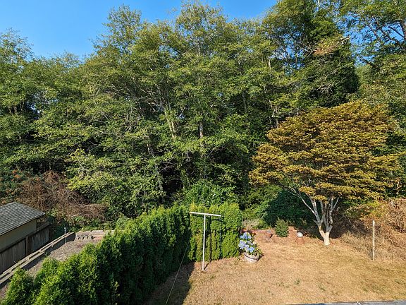View towards the backyard from the upper deck