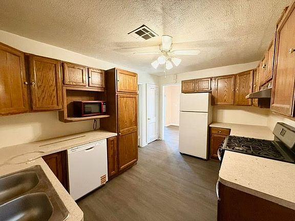 5th image of 3716 Parkwood St