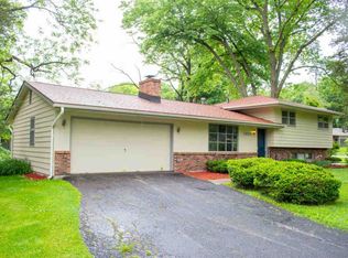 1803 Hillcrest Rd, Rockford, IL 61108