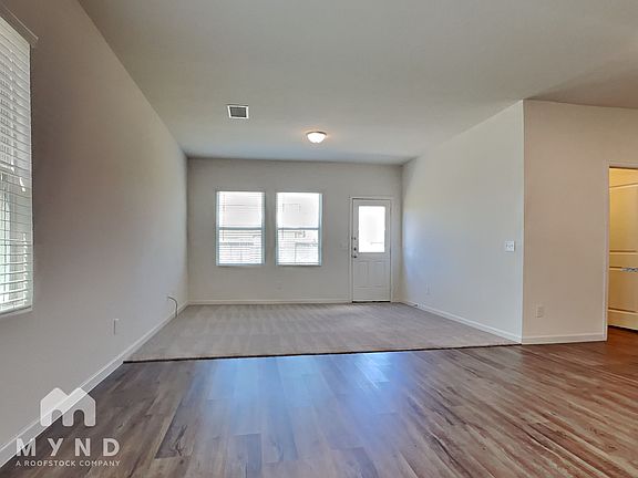 4th image of 1056 Banyon Tree Ln