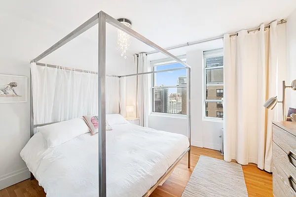 Sold by Nest Seekers International | media 11