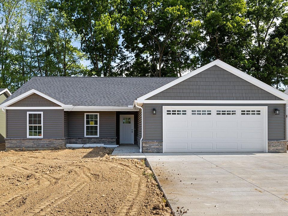 1st image of 155 Brushwood Dr