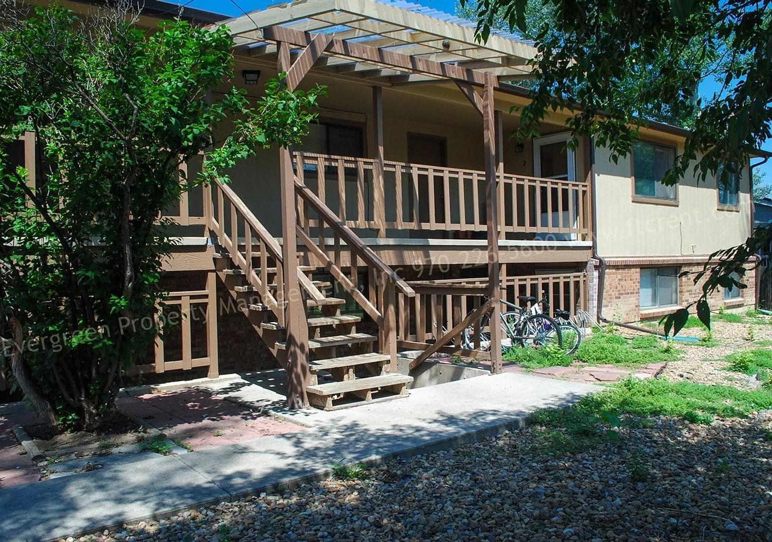 1244 Maple St — Photo 1