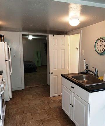 4th image of 606 N Bernadotte St #B
