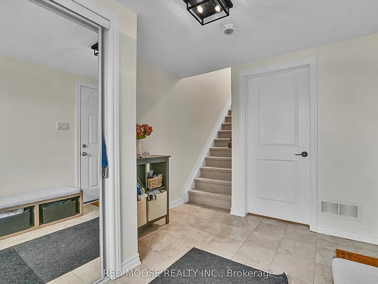 373 Sweetfern Cres — Photo 6
