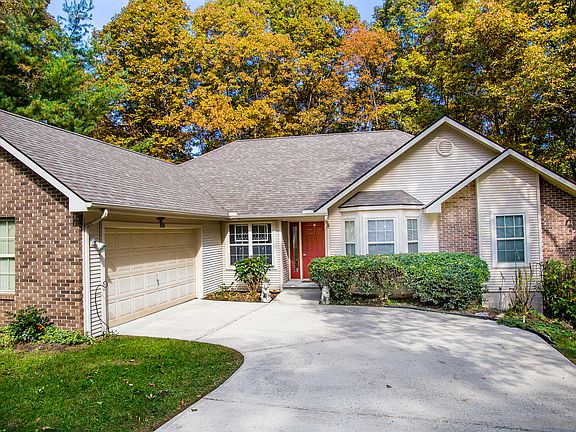 2nd image of 113 Dovenshire Dr