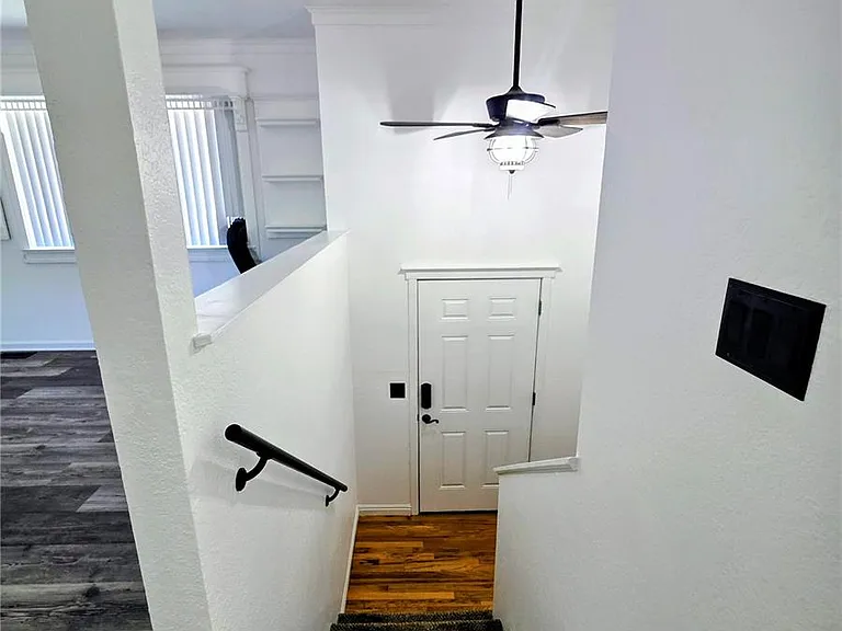 334 Wooster Ave — Photo 9