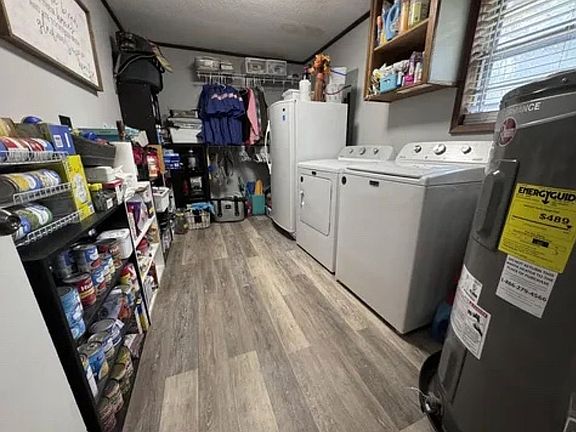 Pantry/Laundry Room 