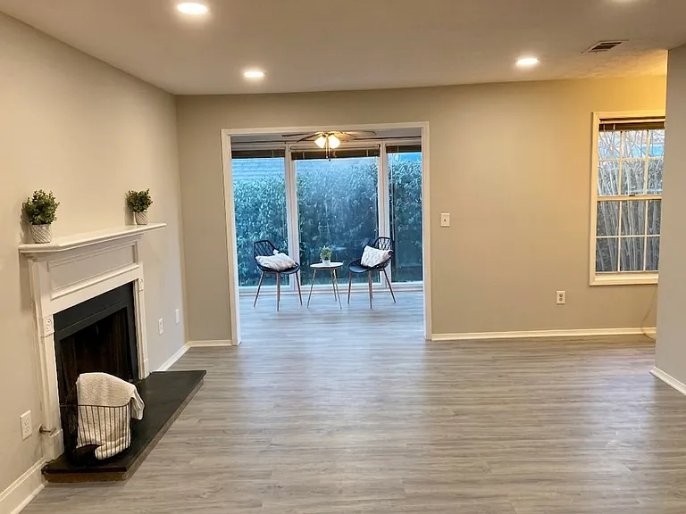 Livingroom with sunroom