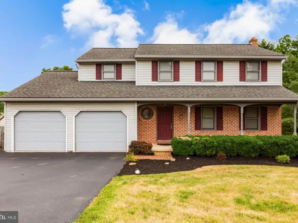 15 Blackberry Ln, Ephrata, PA 17522