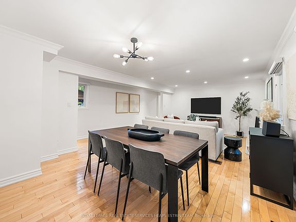 3rd image of 515 Soudan Ave