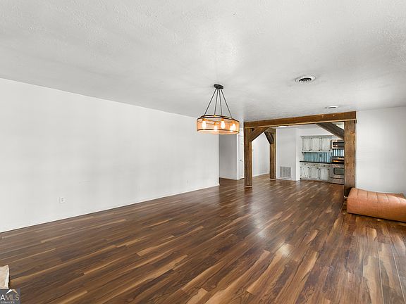 5th image of 856 Colwell Rd