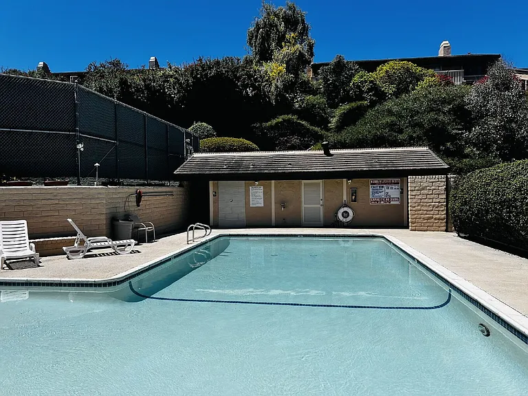 4705 Birchwood Cir — Photo 10