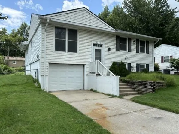 2316 Bittersweet Ln, Saint Joseph, MO 64503