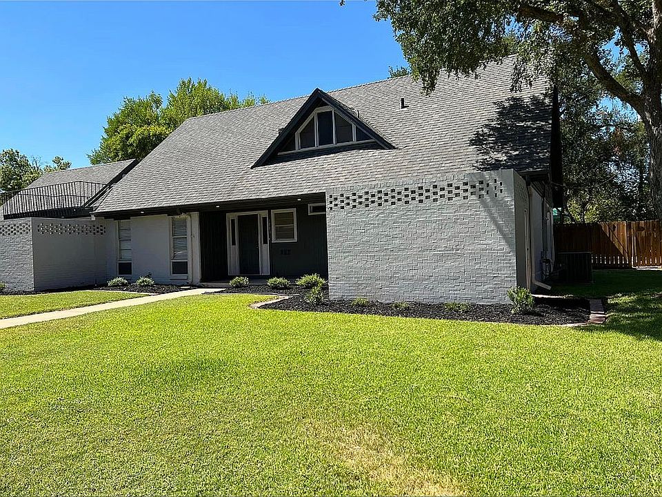 Front Street View 
