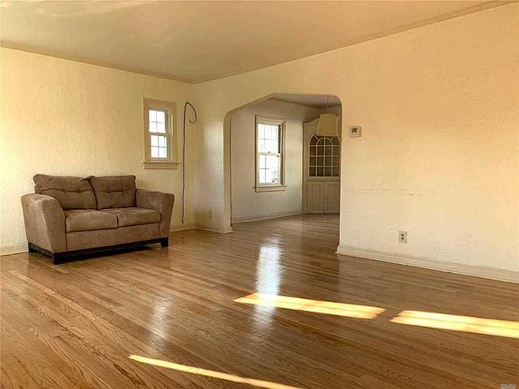 5th image of 248-29 Cambria Ave #X