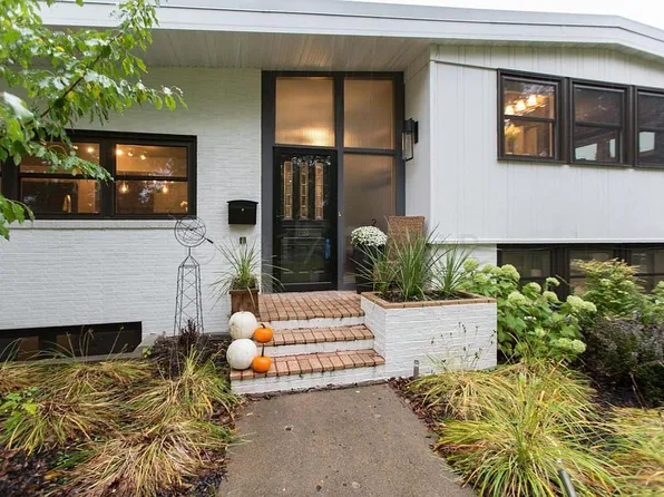 1753 8th St S, Fargo, ND 58103