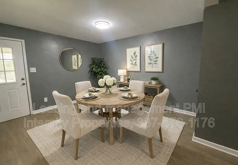 2339 Robley Dr — Photo 3