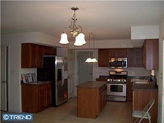 3rd image of 67 Sunglo Dr