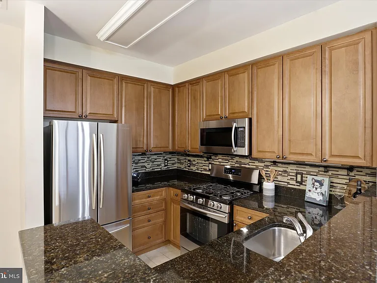 801 S Greenbrier St #103 — Photo 9