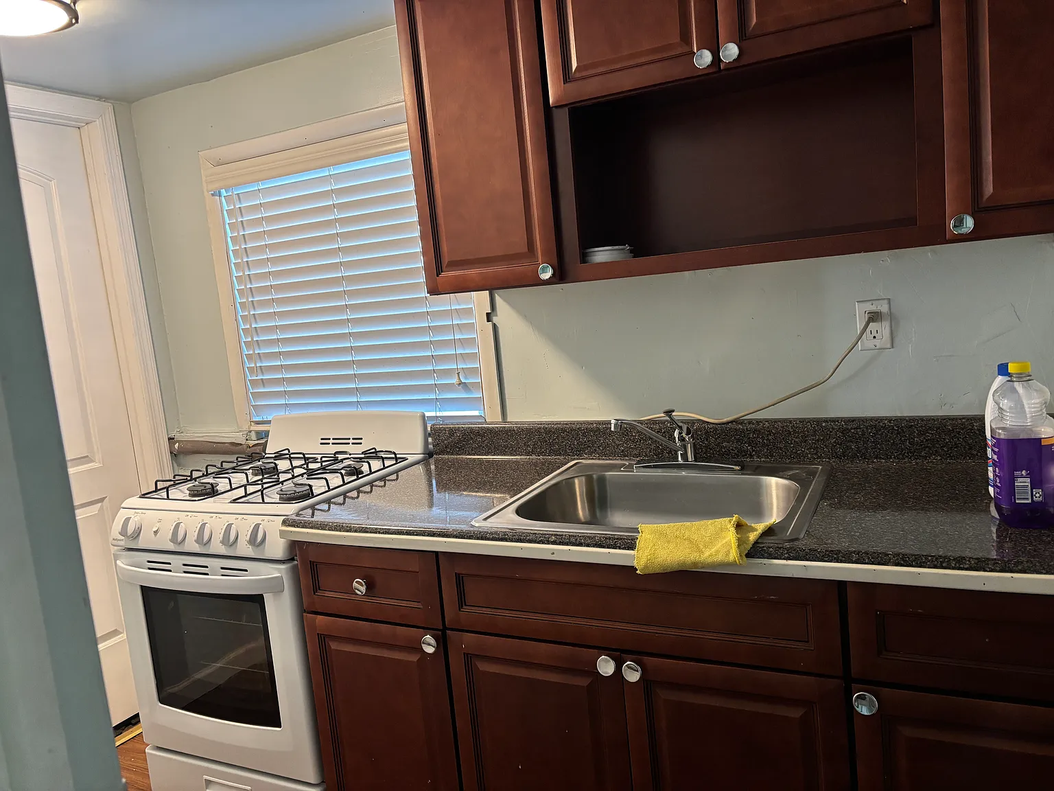 1 bed, 800 sqft, $1,900 — Photo 4