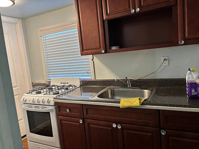 793 Deer Park Ave — Photo 4