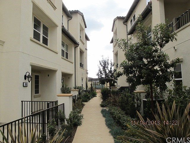 1st image of 969 Acacia Ln