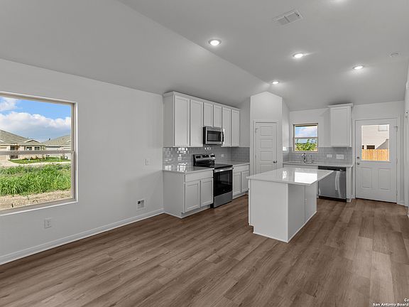 3rd image of 1521 Golden Wheat